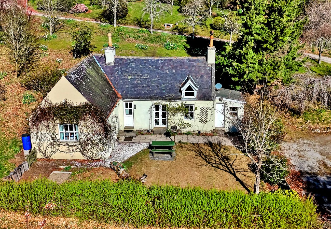 Cottage in Inverurie - Corrennie School Cottage