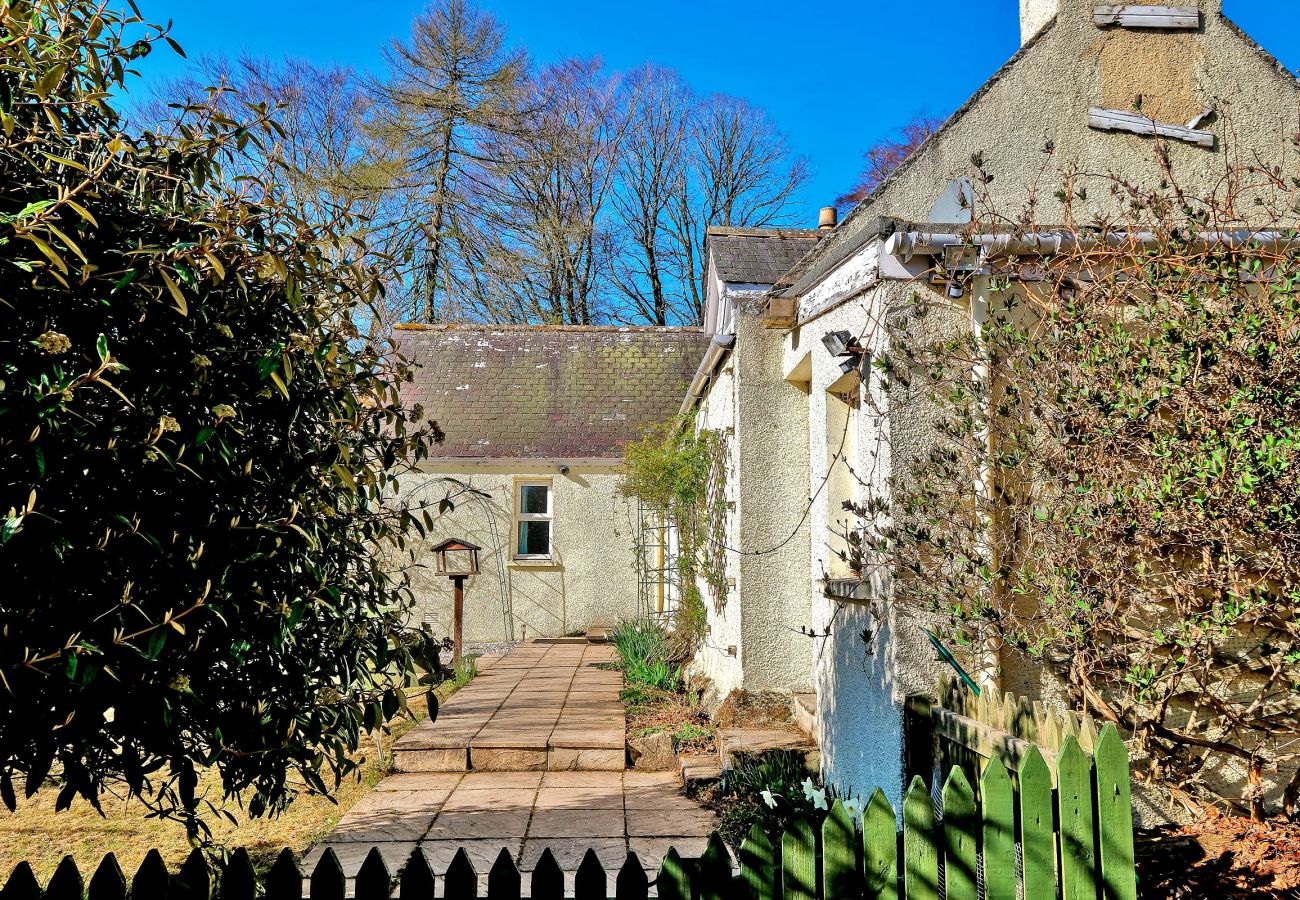 Cottage in Inverurie - Corrennie School Cottage
