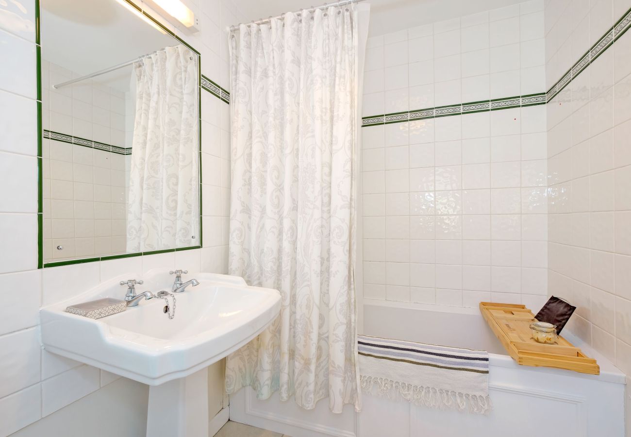 Cottage in Inverurie - Corrennie School Cottage