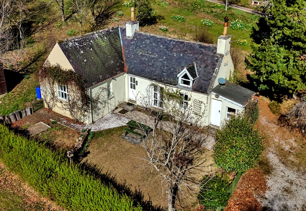 Cottage in Inverurie - Corrennie School Cottage