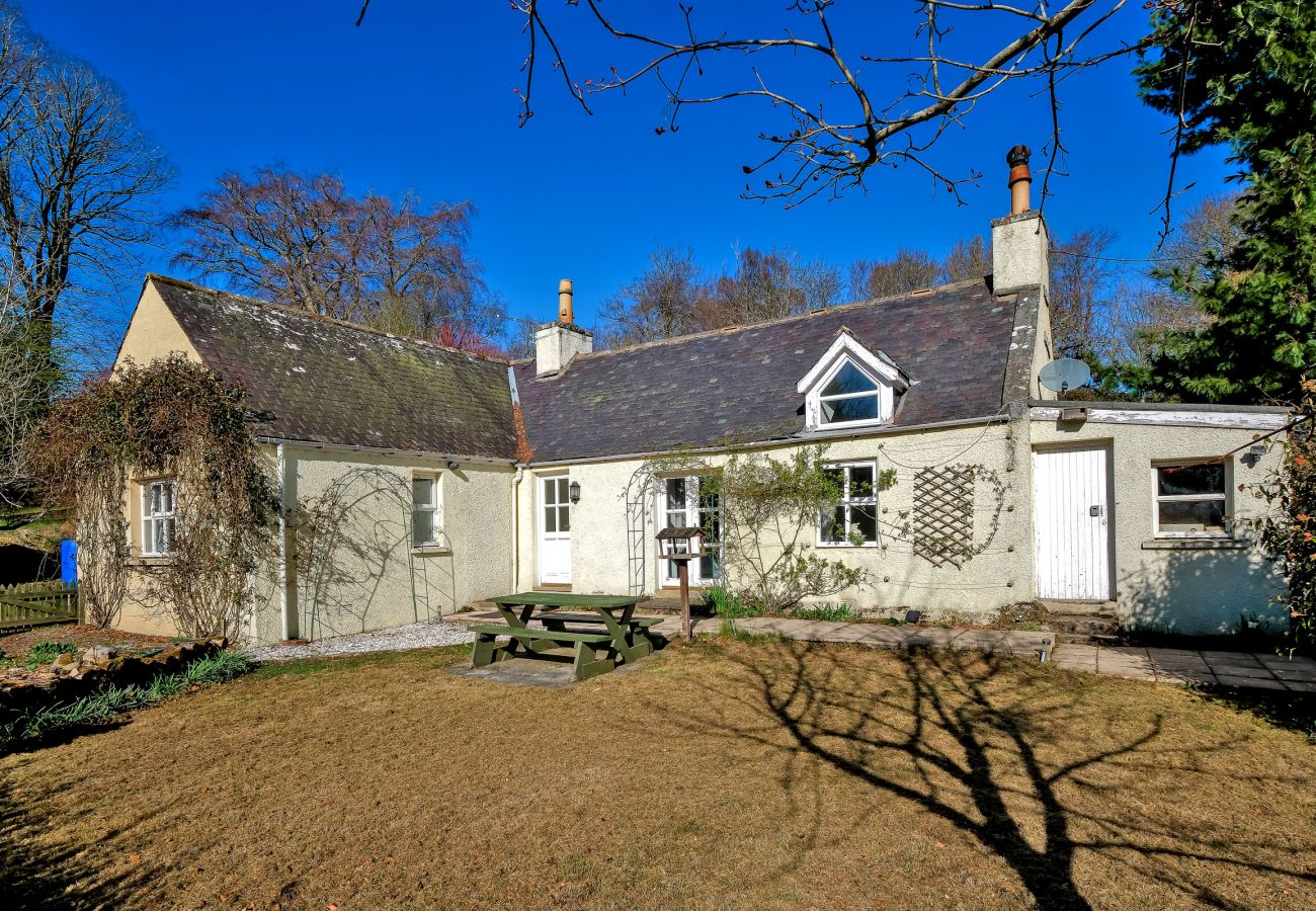 Cottage in Inverurie - Corrennie School Cottage