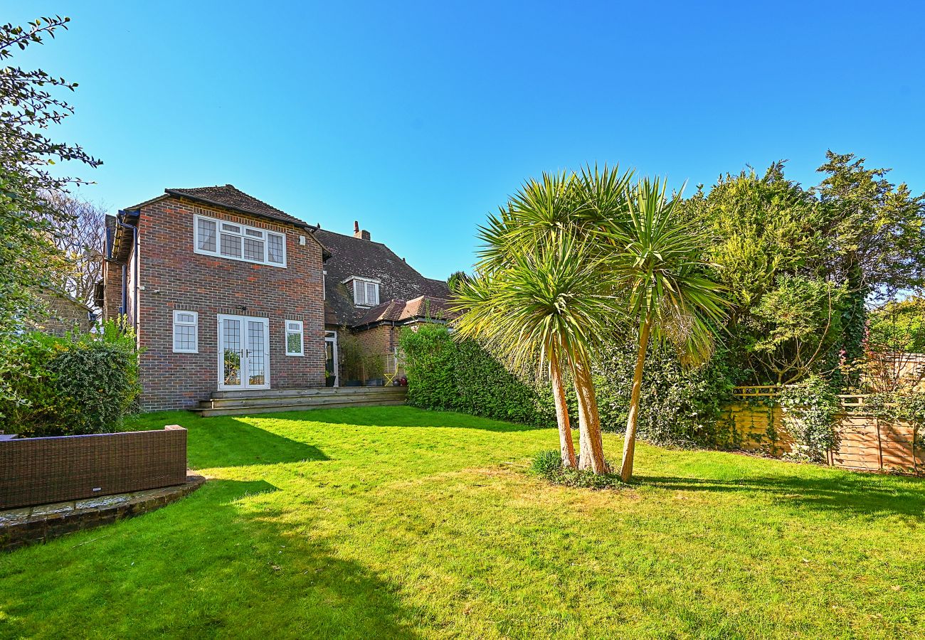 House in Lewes - 19, South Way