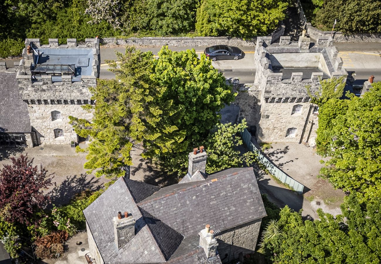 Cottage in Abergele - Hen Wrych Hall Tower