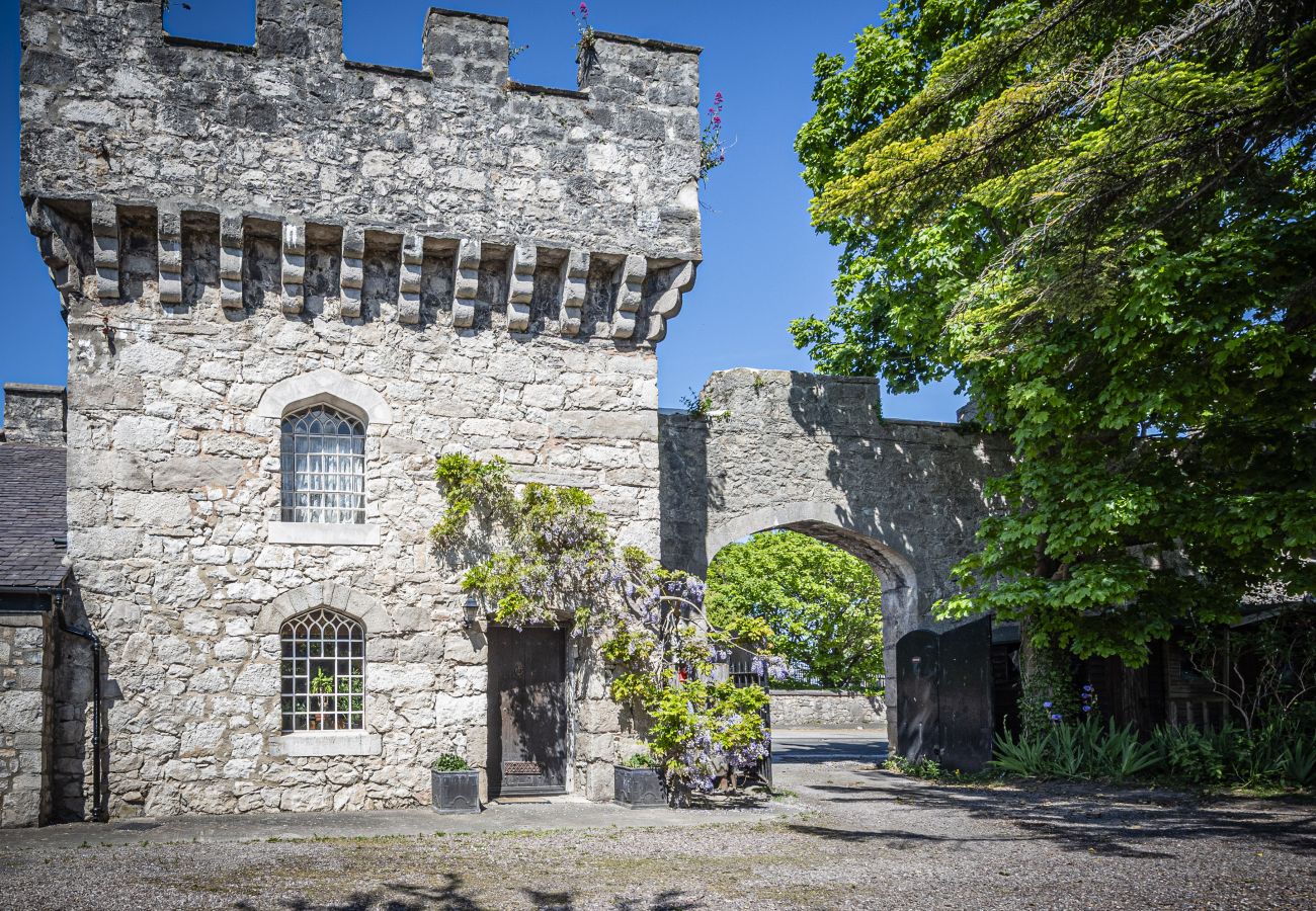 Cottage in Abergele - Hen Wrych Hall Tower