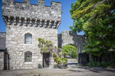 Cottage in Abergele - Hen Wrych Hall Tower