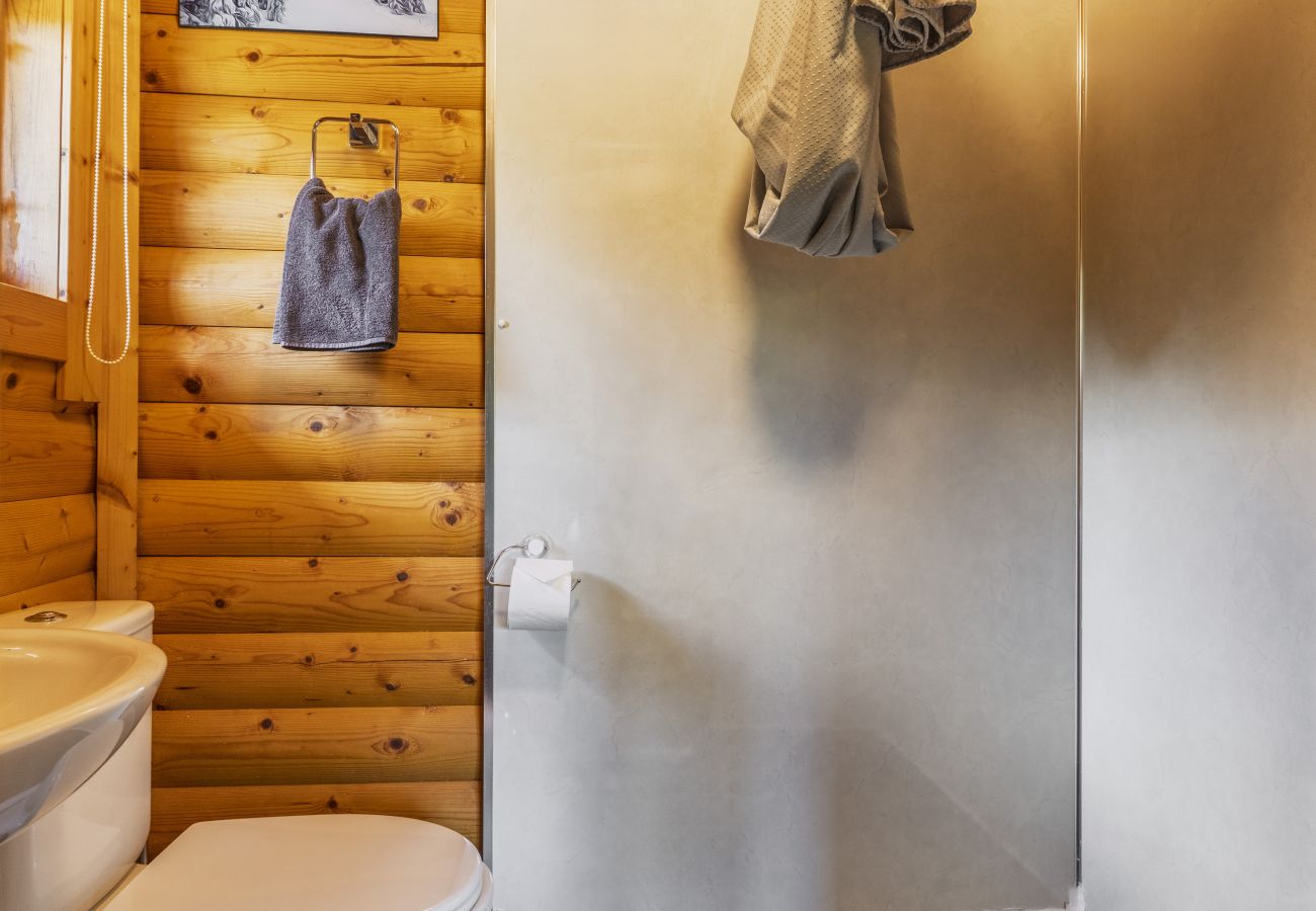 Cabin in Glenshee - Cragdhu Log Cabin