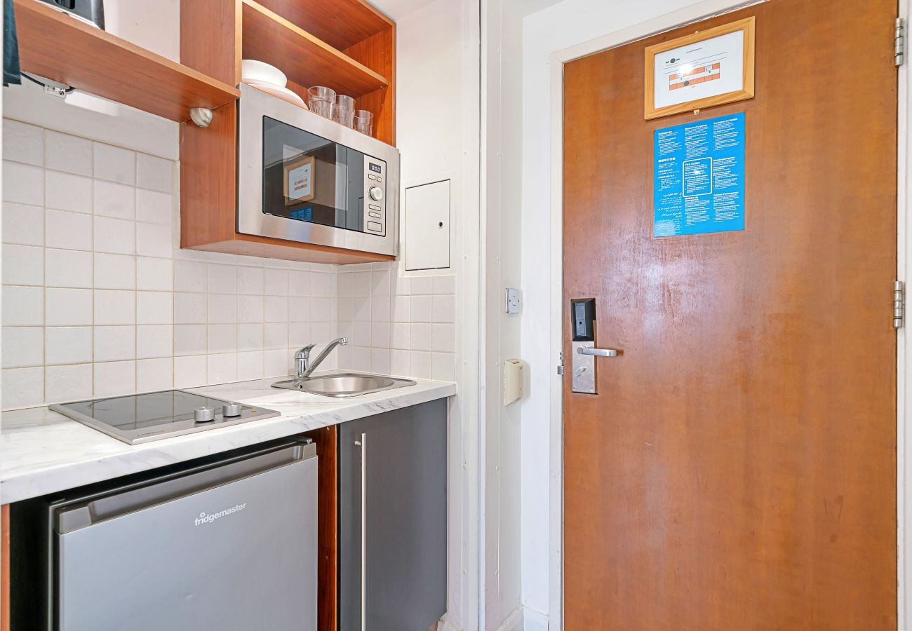 Apartment in London - Roland House - Deluxe Studio