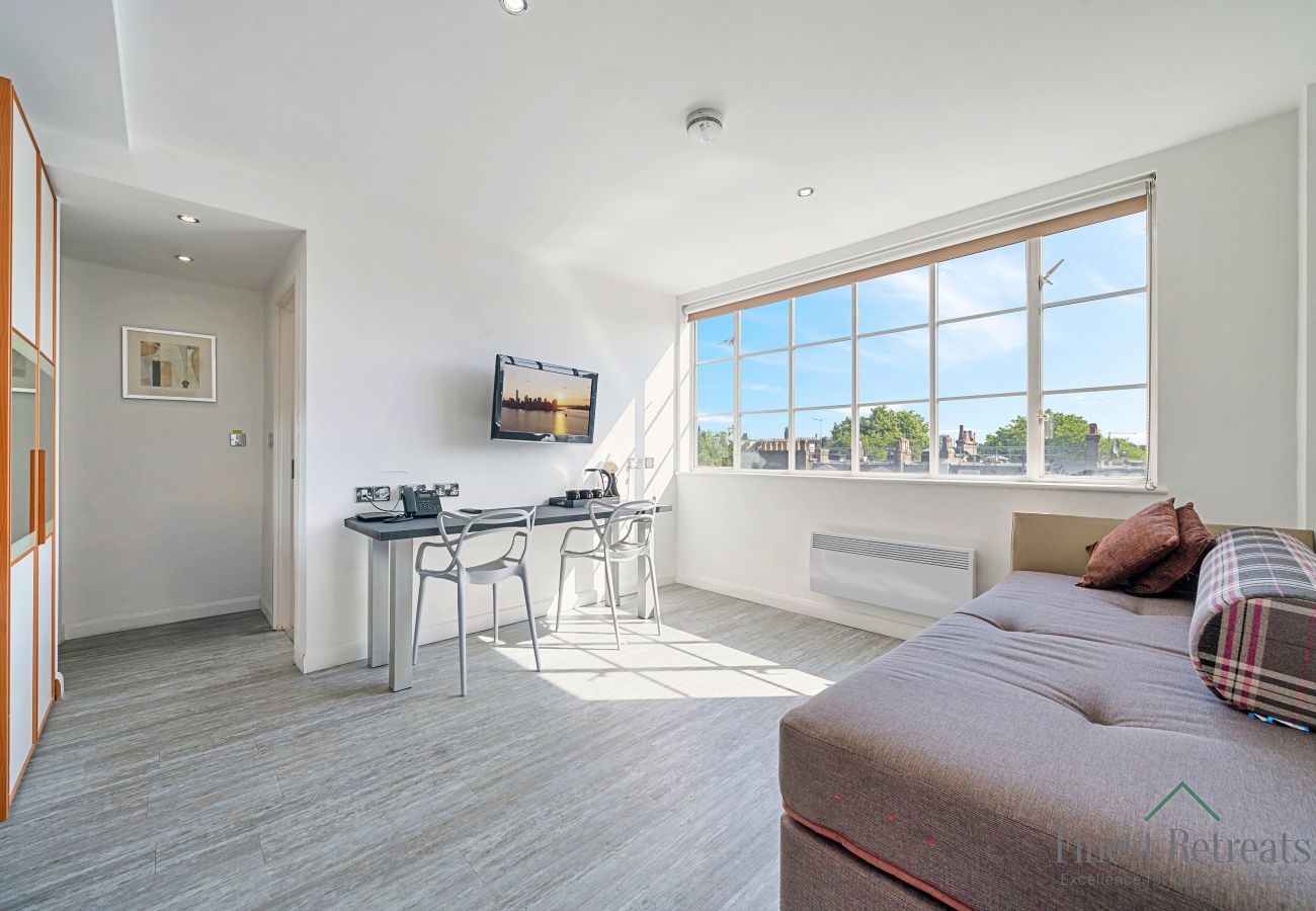Apartment in London - Roland House - Deluxe Studio