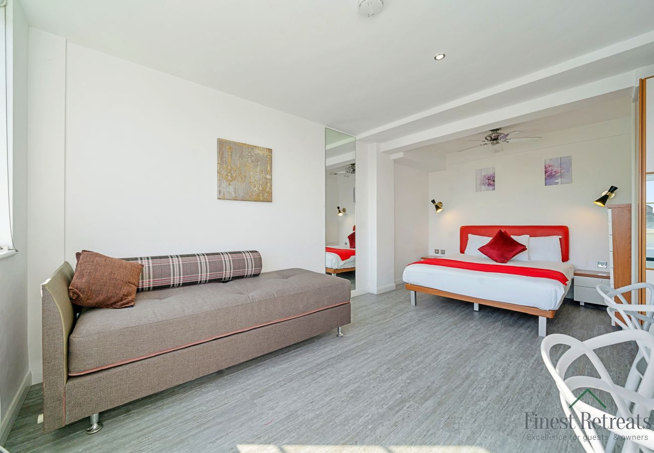 Apartment in London - Roland House - Deluxe Studio