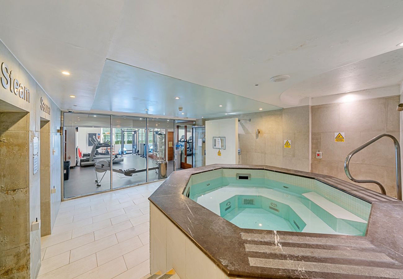 Apartment in London - Roland House - Deluxe Studio