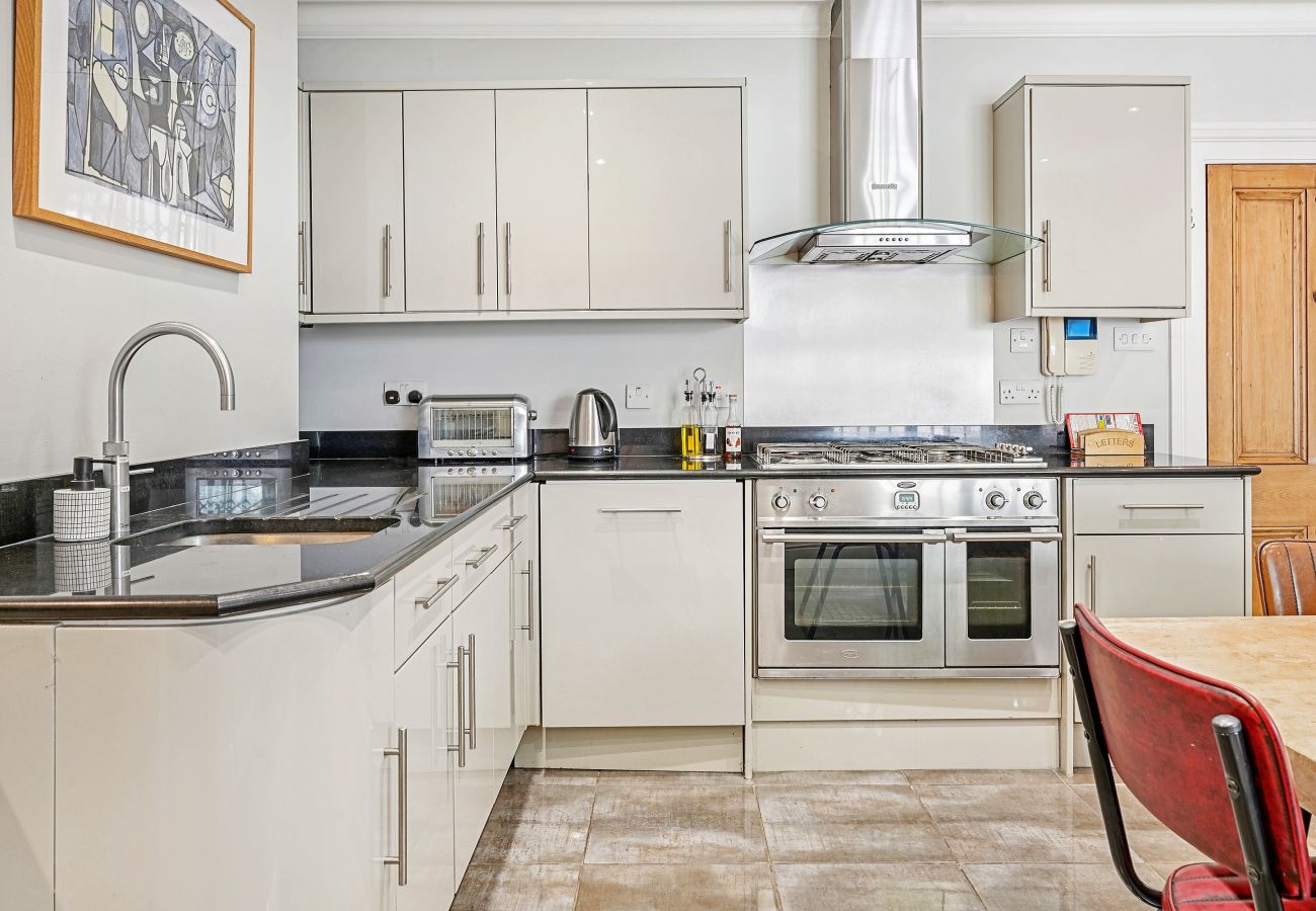 House in East Molesey - Palace Gate