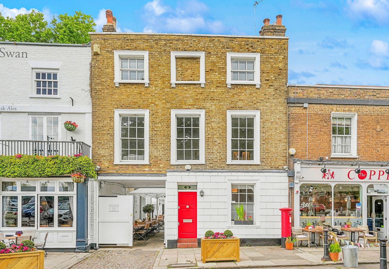 House in East Molesey - Palace Gate