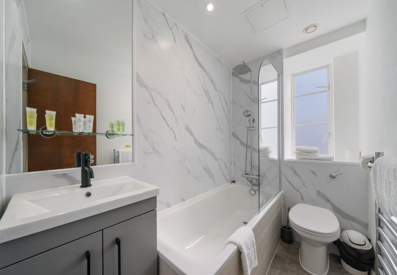 Apartment in London - Roland House - Deluxe Studio C