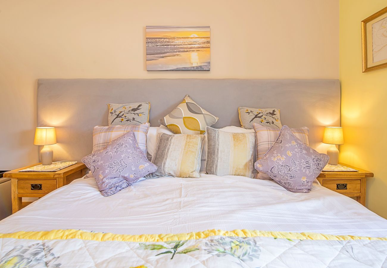 Cottage in Cardigan - Yr Hen Llaethdy