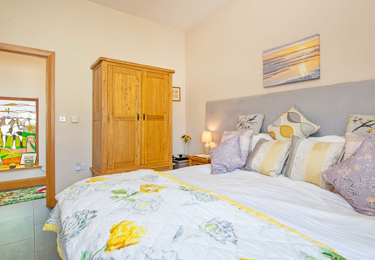 Cottage in Cardigan - Yr Hen Llaethdy