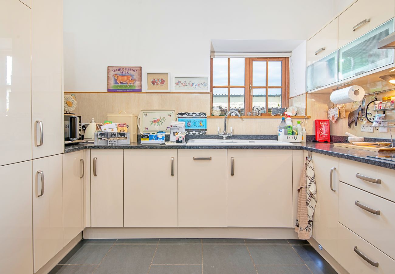 Cottage in Cardigan - Yr Hen Llaethdy
