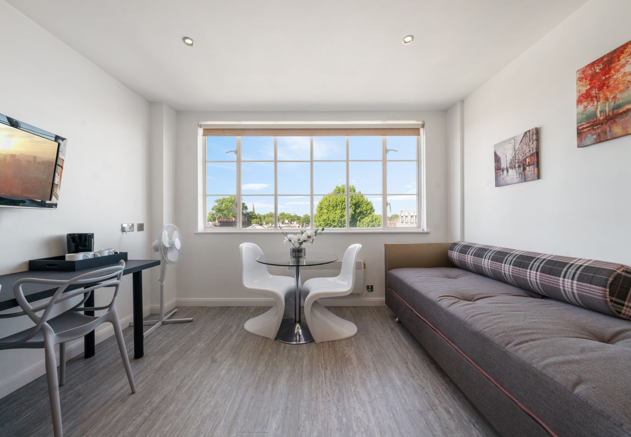 Apartment in London - Roland House - Two Bedroom A