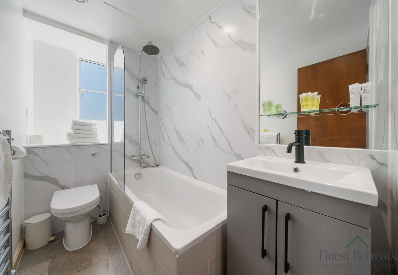 Apartment in London - Roland House - Two Bedroom A