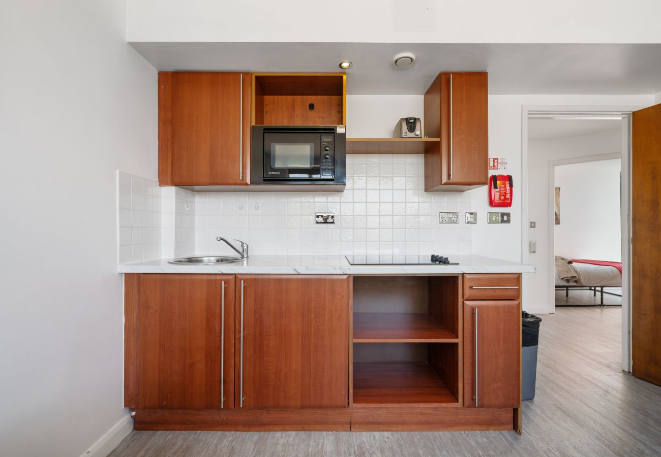 Apartment in London - Roland House - Two Bedroom A