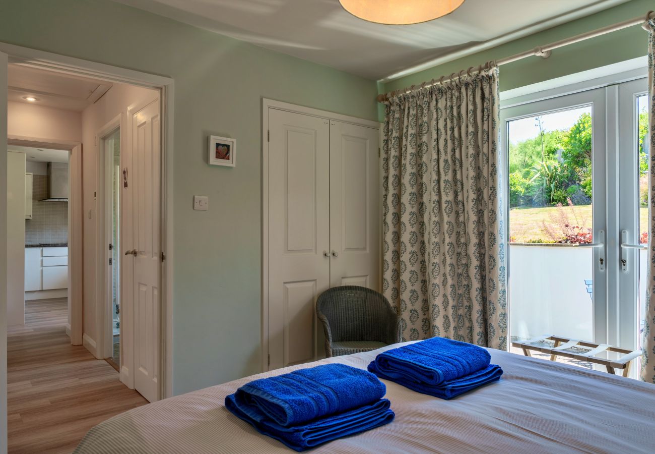 Bungalow in Salcombe - Paw's Rest