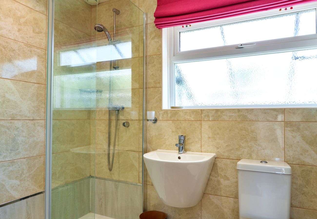 Bungalow in Salcombe - Paw's Rest