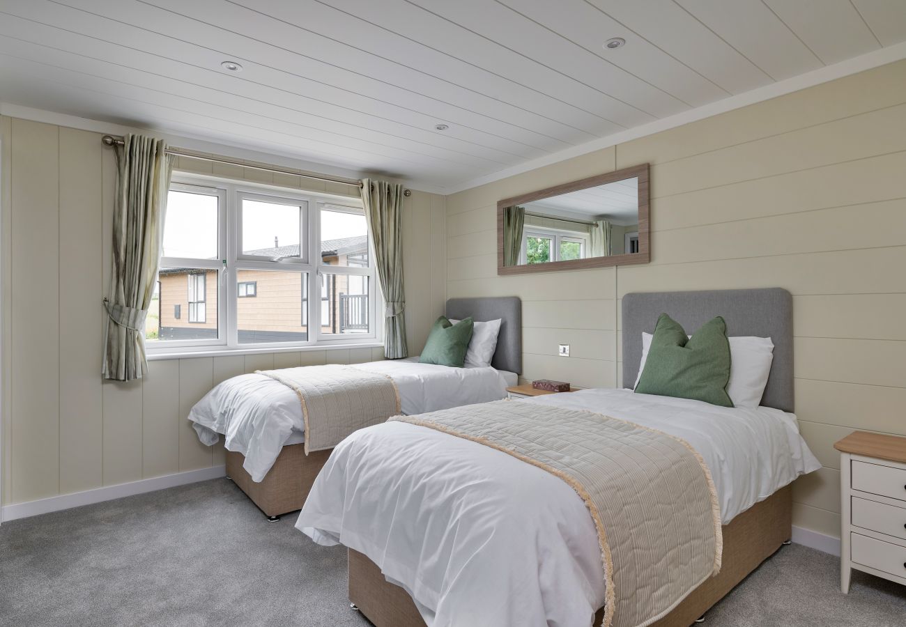Chalet in Bourn - Cambridge Luxury Lodge