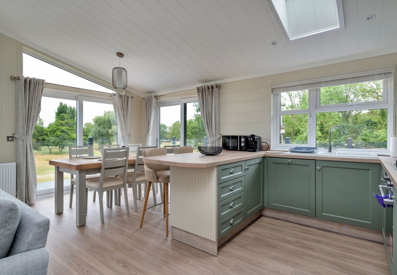 Chalet in Bourn - Cambridge Luxury Lodge