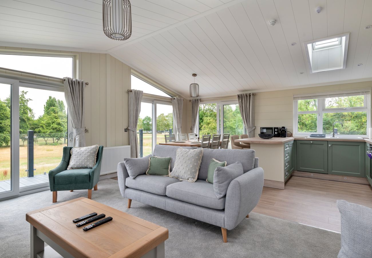 Chalet in Bourn - Cambridge Luxury Lodge