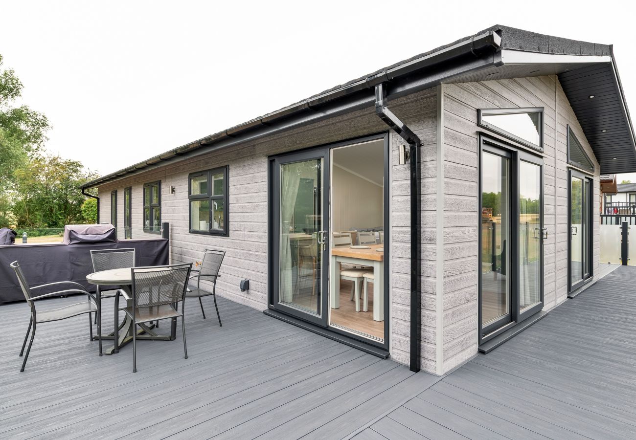 Chalet in Bourn - Cambridge Luxury Lodge