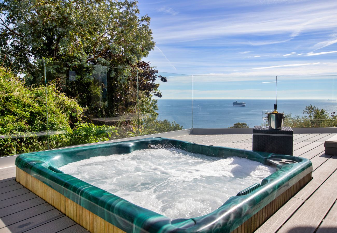 House in Torquay - Cliff Lodge