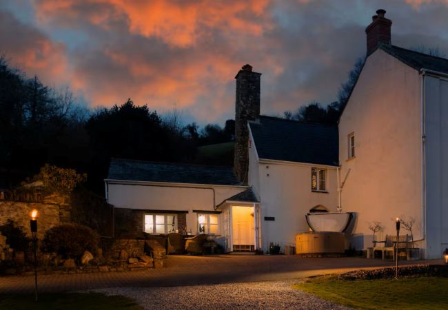  in Combe Martin - Coulscott Farmhouse