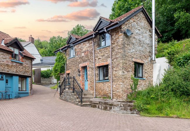  in Combe Martin - Coulscott Peacock Cottage