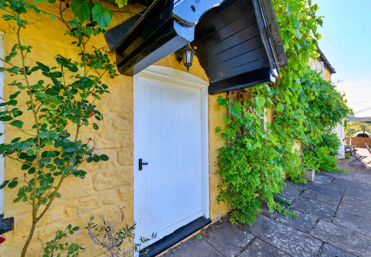 House in Monmouth - Bailey Glace Farmhouse