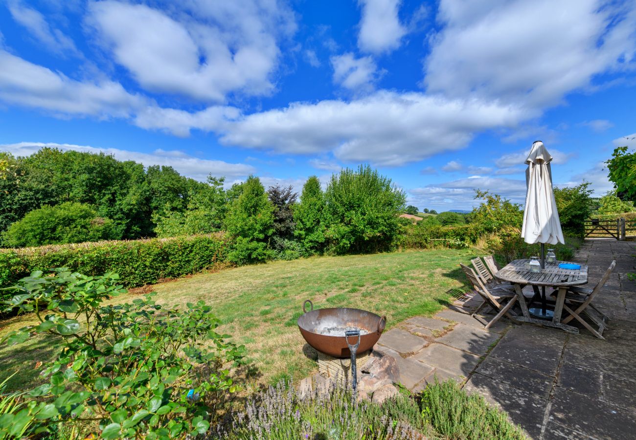 House in Monmouth - Bailey Glace Farmhouse