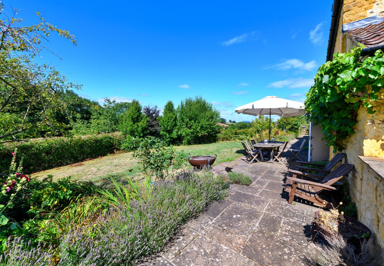 House in Monmouth - Bailey Glace Farmhouse