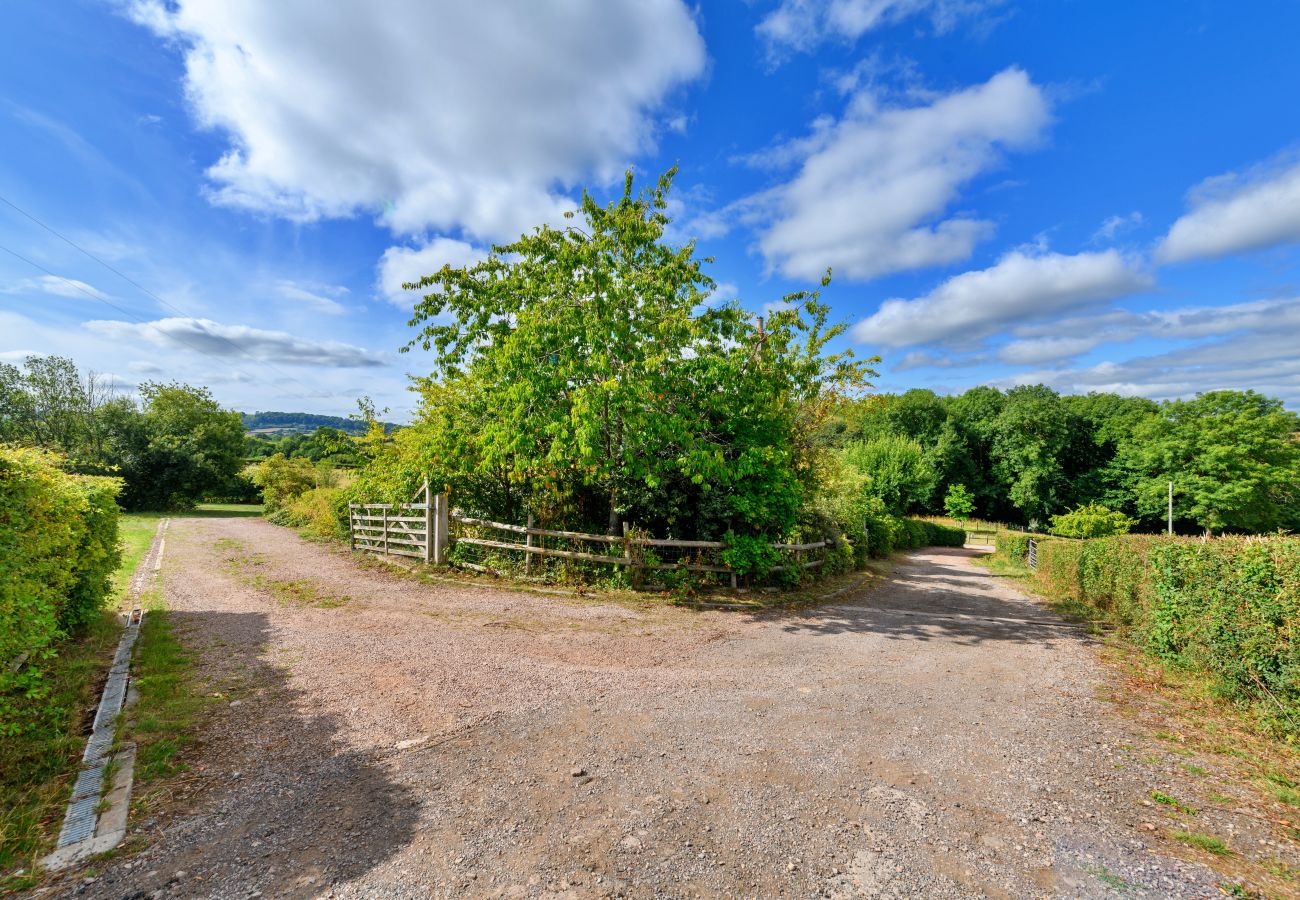 House in Monmouth - Bailey Glace Farmhouse