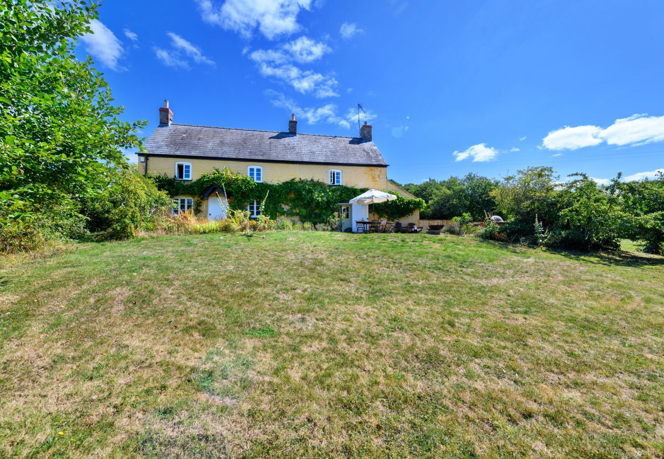 House in Monmouth - Bailey Glace Farmhouse