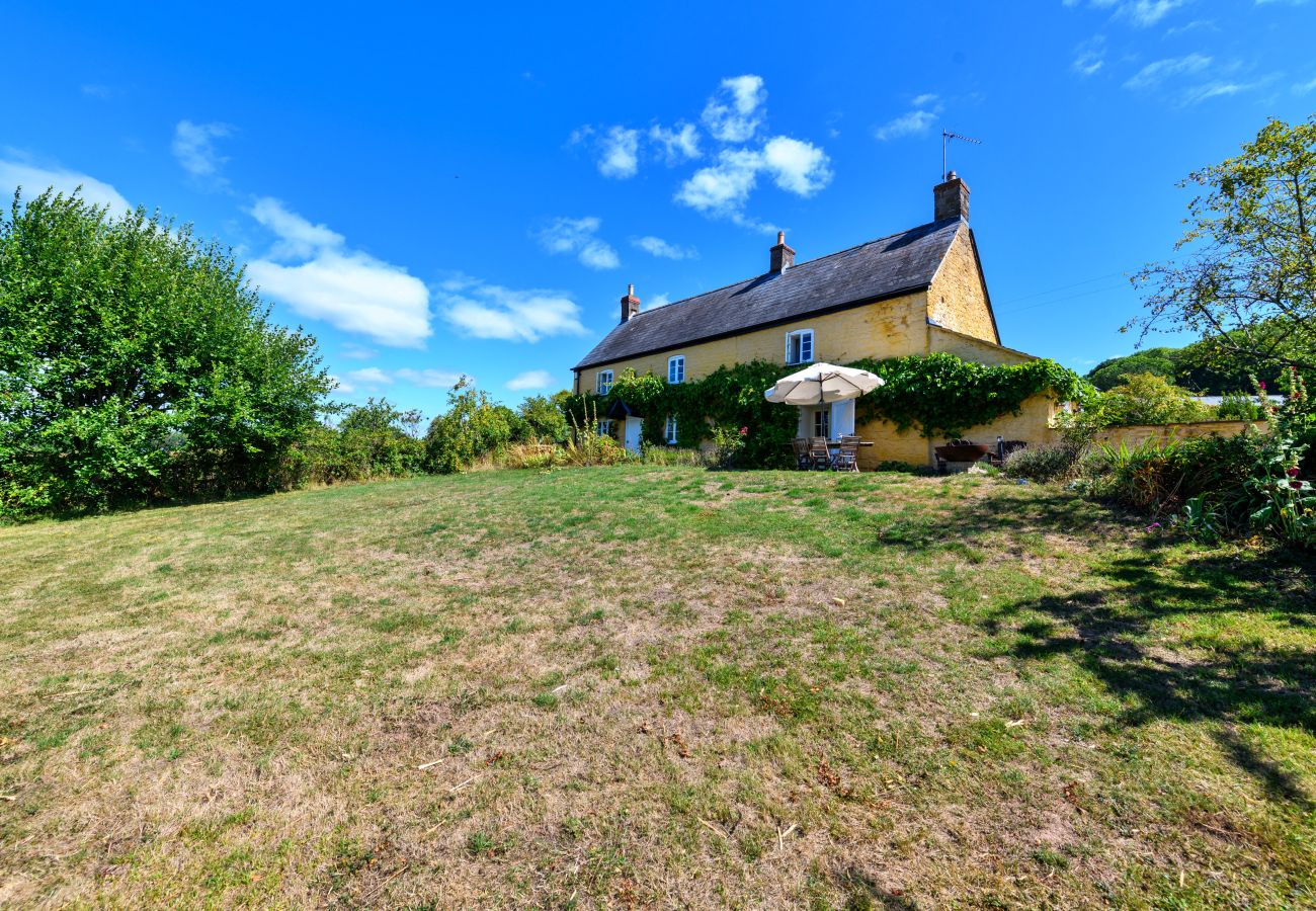 House in Monmouth - Bailey Glace Farmhouse