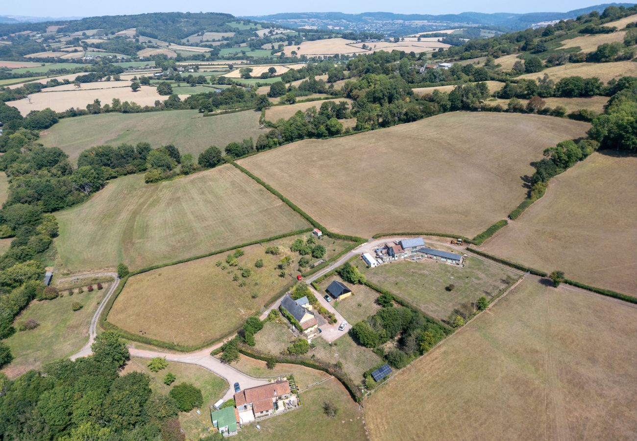 House in Monmouth - Bailey Glace Farmhouse