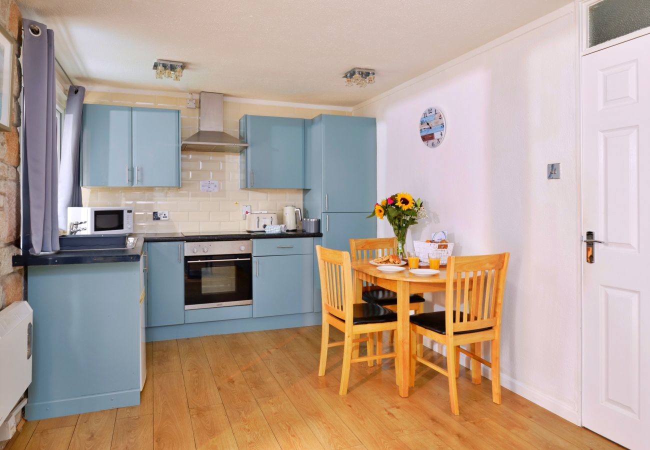 Chalet in St Ives - Joyful Cottage
