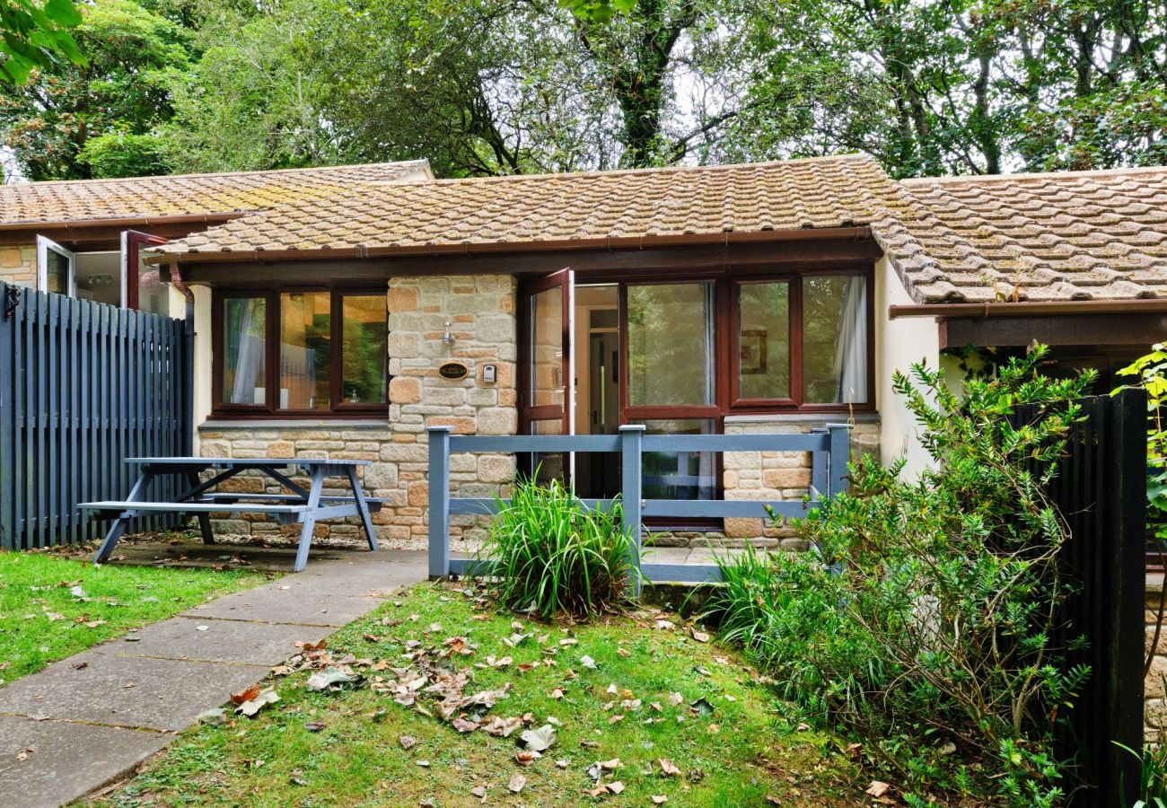 Chalet in St Ives - Joyful Cottage