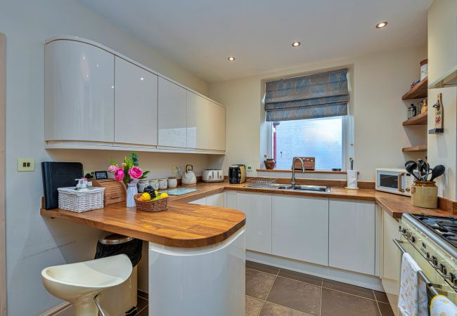 House in Caernarfon - Bryn Derfel House House in Caernarfon - Bryn Derfel House