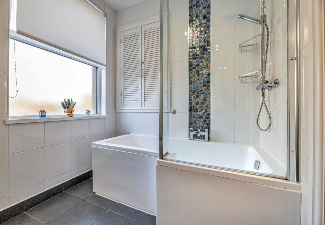 House in Caernarfon - Bryn Derfel House House in Caernarfon - Bryn Derfel House