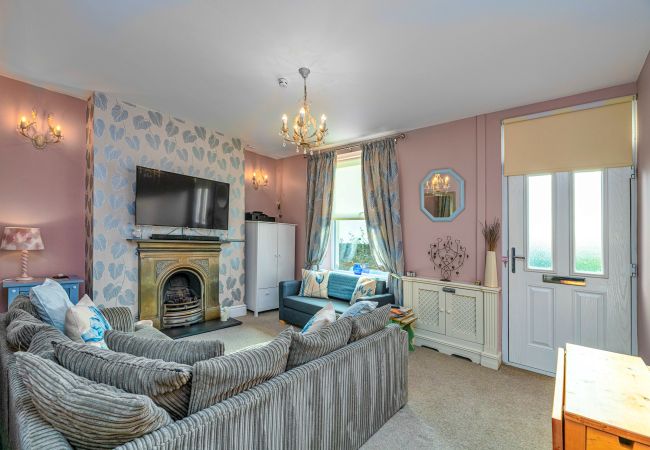 House in Caernarfon - Bryn Derfel House House in Caernarfon - Bryn Derfel House