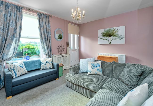 House in Caernarfon - Bryn Derfel House House in Caernarfon - Bryn Derfel House