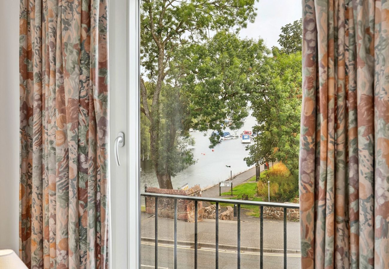 Apartment in Balloch - Riverside View