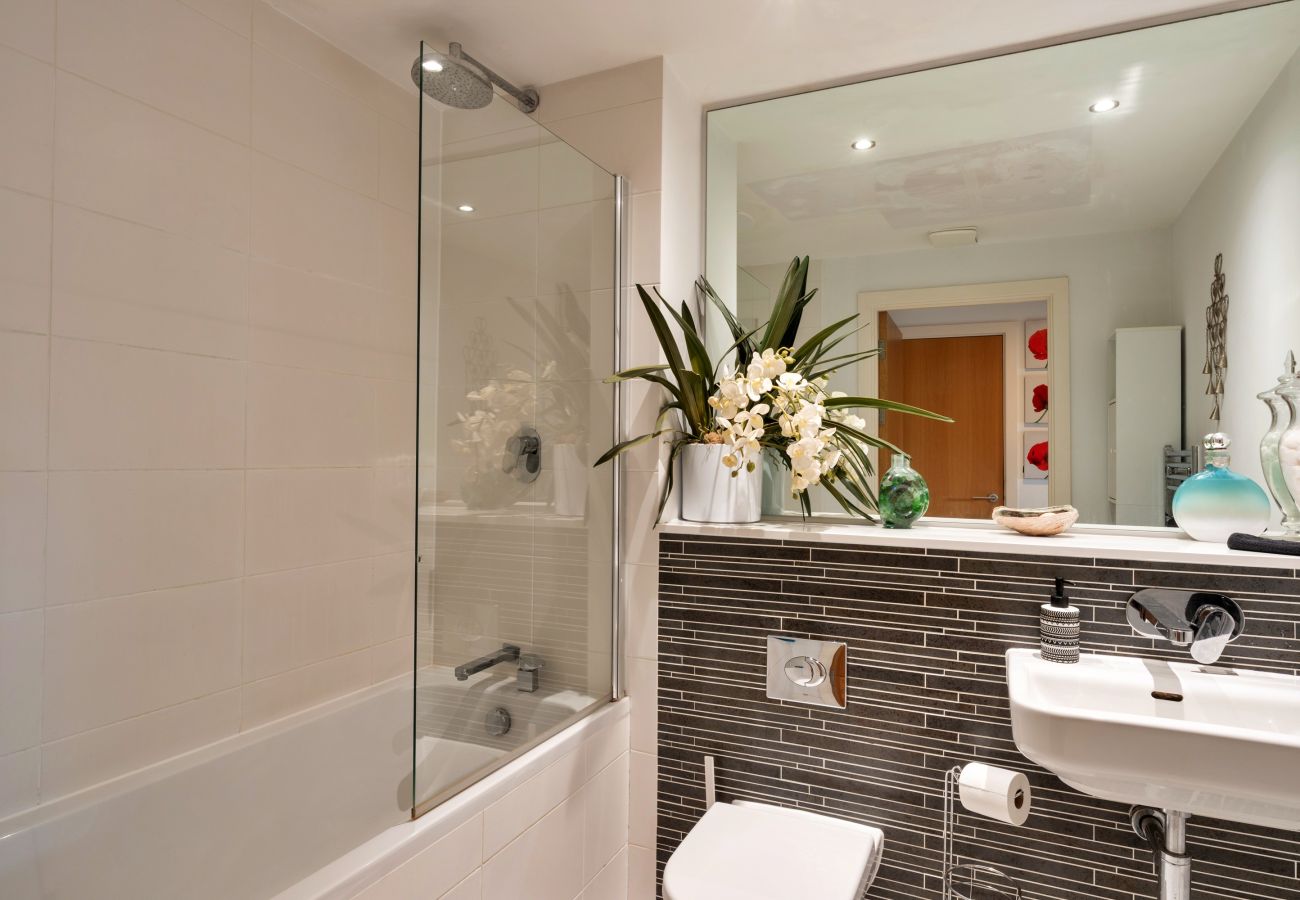 Apartment in Newquay - Lighthouse View