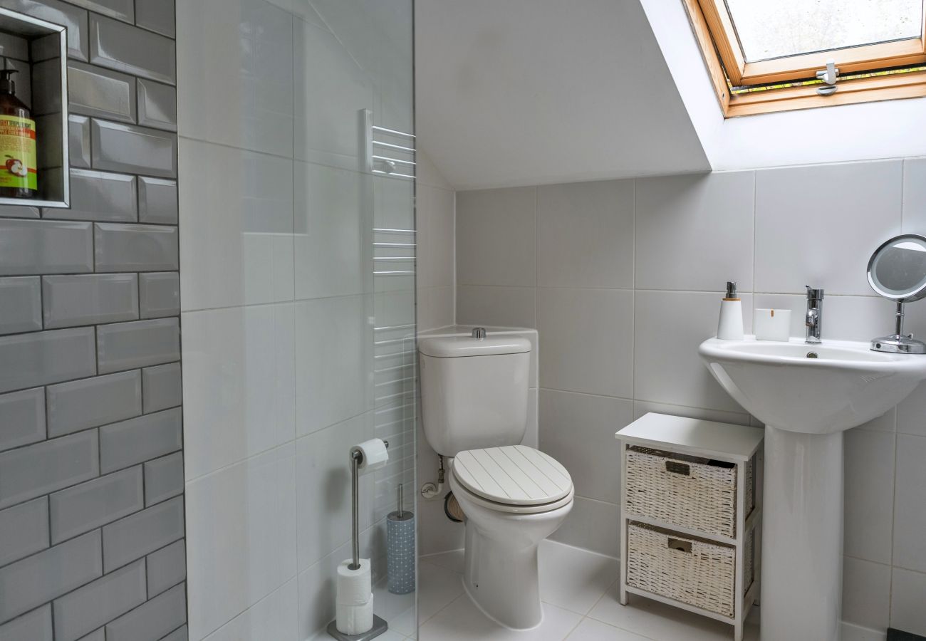 House in Millbrook - High Cross House