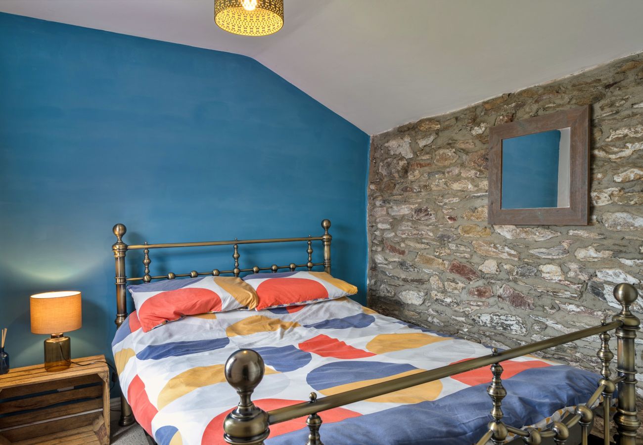 House in Millbrook - High Cross House