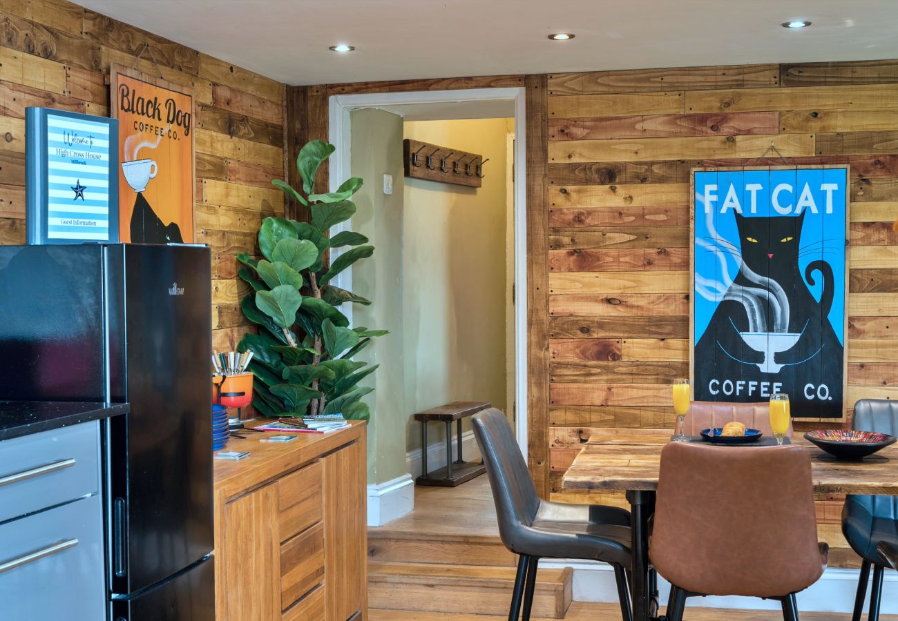 House in Millbrook - High Cross House